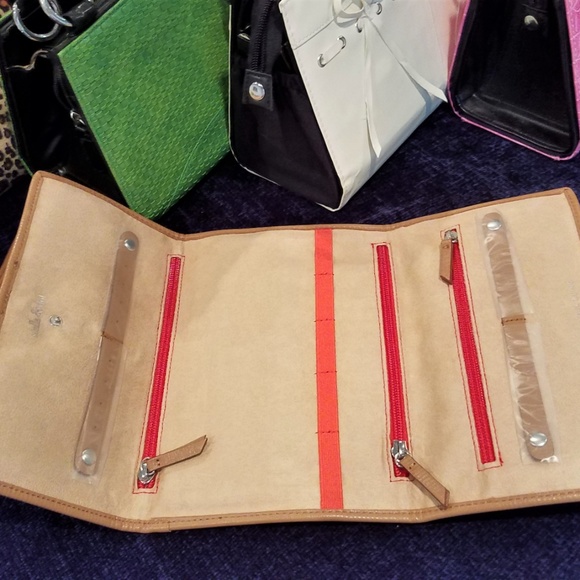 Miche Classic Purse w handles + 7 covers + BONUS - Picture 2 of 8